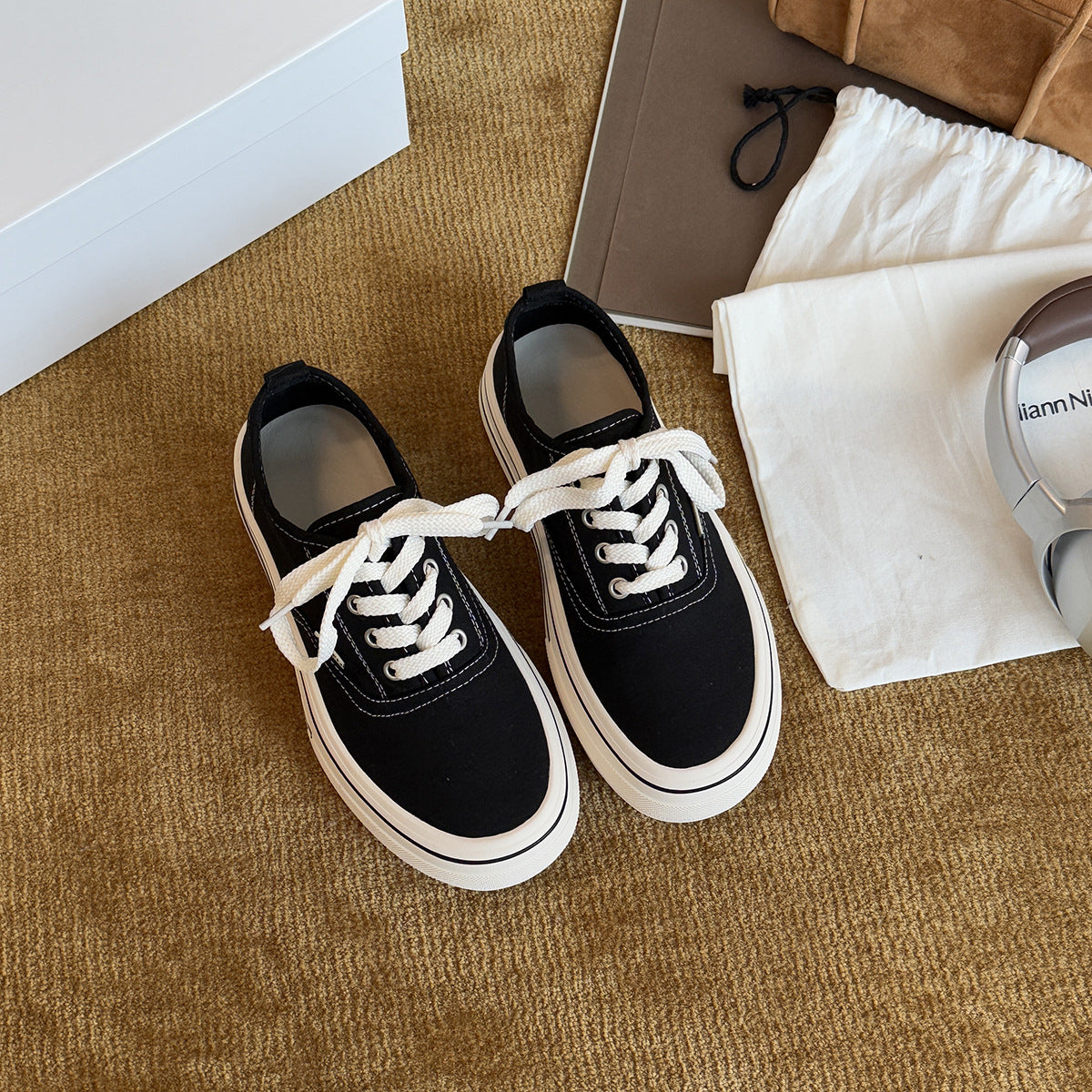 Damen Casual Sneakers im Vintage-Stil mit robustem Gummiboden und atmungsaktivem Canvas-Obermaterial R&B