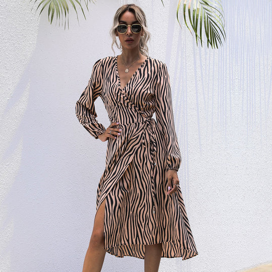 Damen Wickelkleid mit taillierter Silhouette und eleganten Puffärmeln R&B
