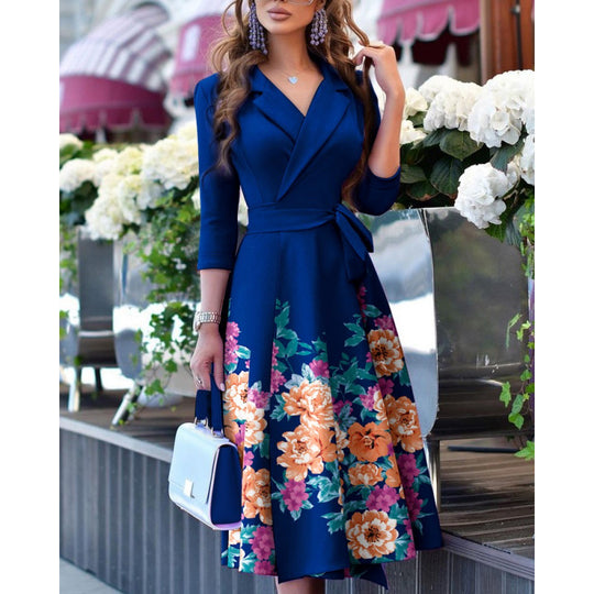 Damen Wickelkleid mit floralem Design und elegantem Kragen R&B