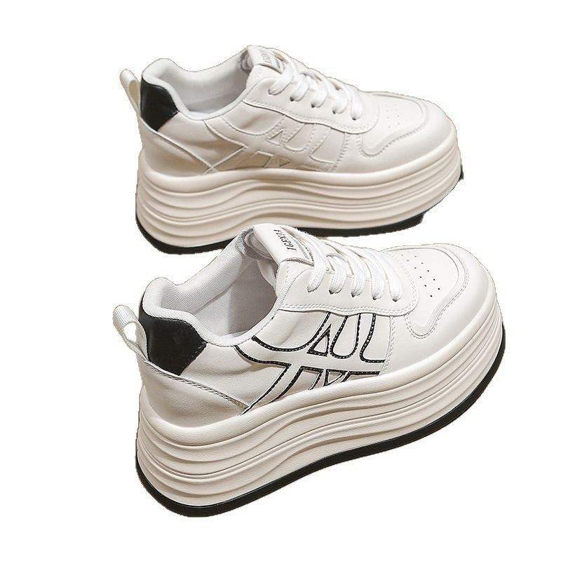 Damen Plateau Sneaker mit grafischem Muster und dämpfender Sohle