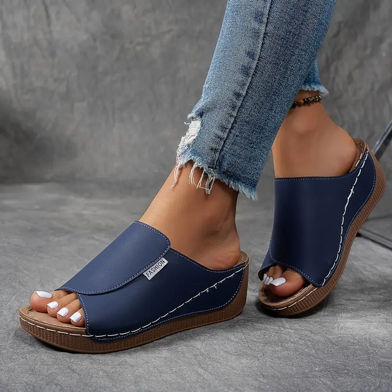 Damen nan anatomisch geformte Schlupf-Sandale mit ergonomischer Keilsohle und genähter Randnaht R&B