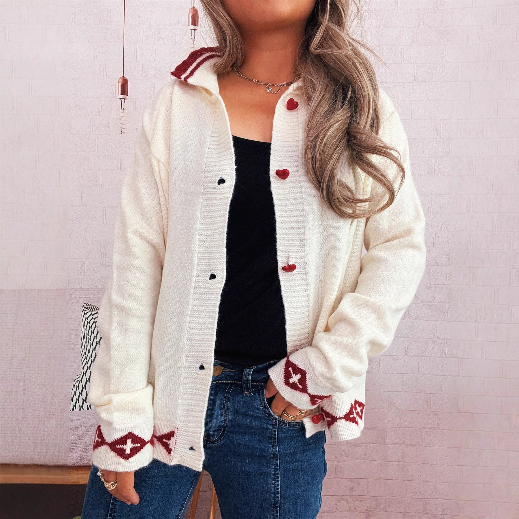 Damen Strickjacke mit kreativem Zopfmuster und modernen Knopfdetails R&B