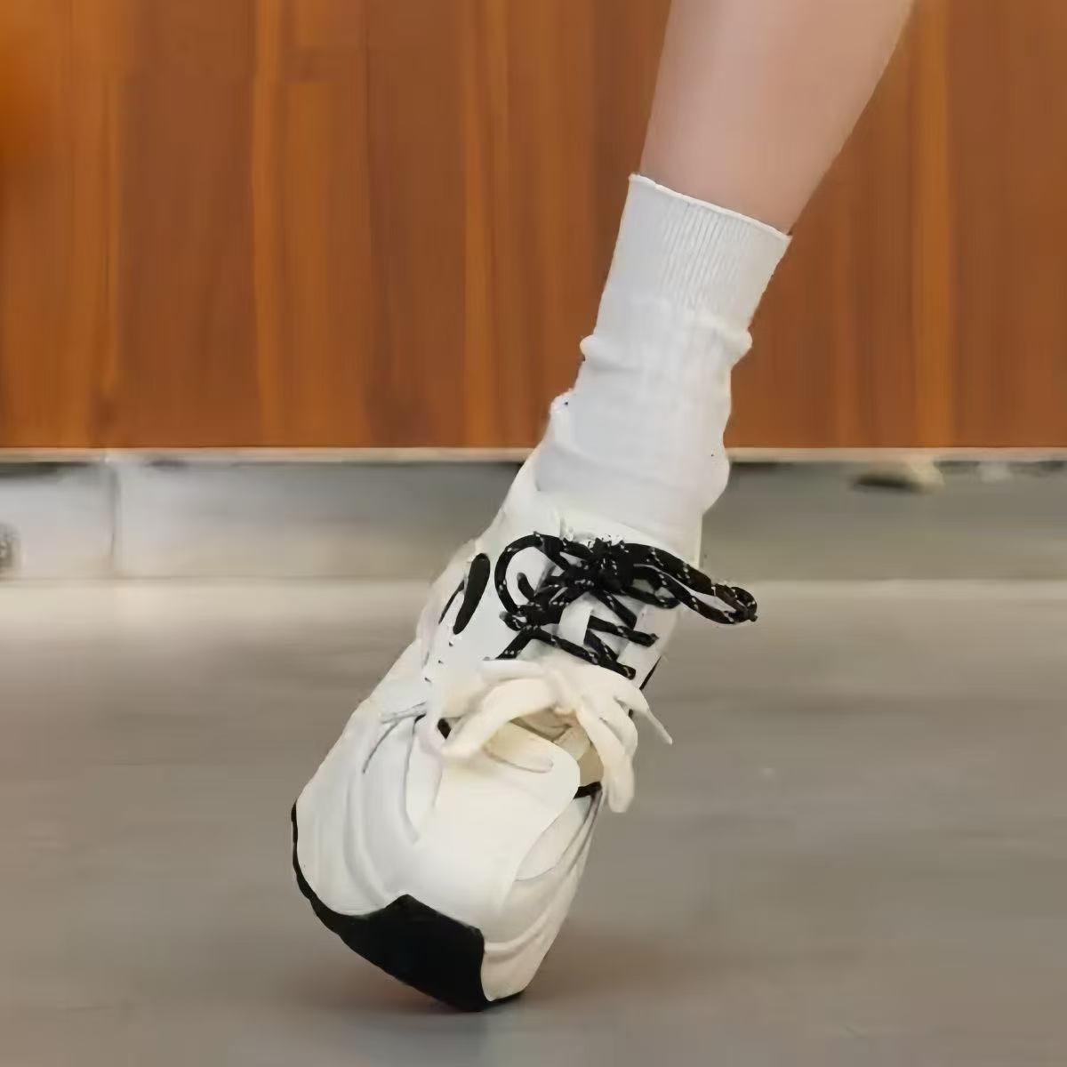 Damen Chunky Sneaker mit innovativem Dämpfungssystem und atmungsaktiver Oberflächenstruktur