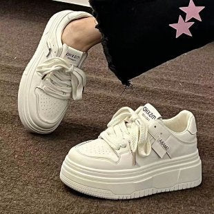 Damen Plateau-Sneaker mit modernem Design und trendiger Sohlentechnologie R&B