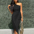 Damen Kleid mit asymmetrischem Schnitt und elegantem Detail