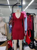 Damen elegantes Strickkleid mit tiefem V-Ausschnitt und ausgestellten Ärmeln