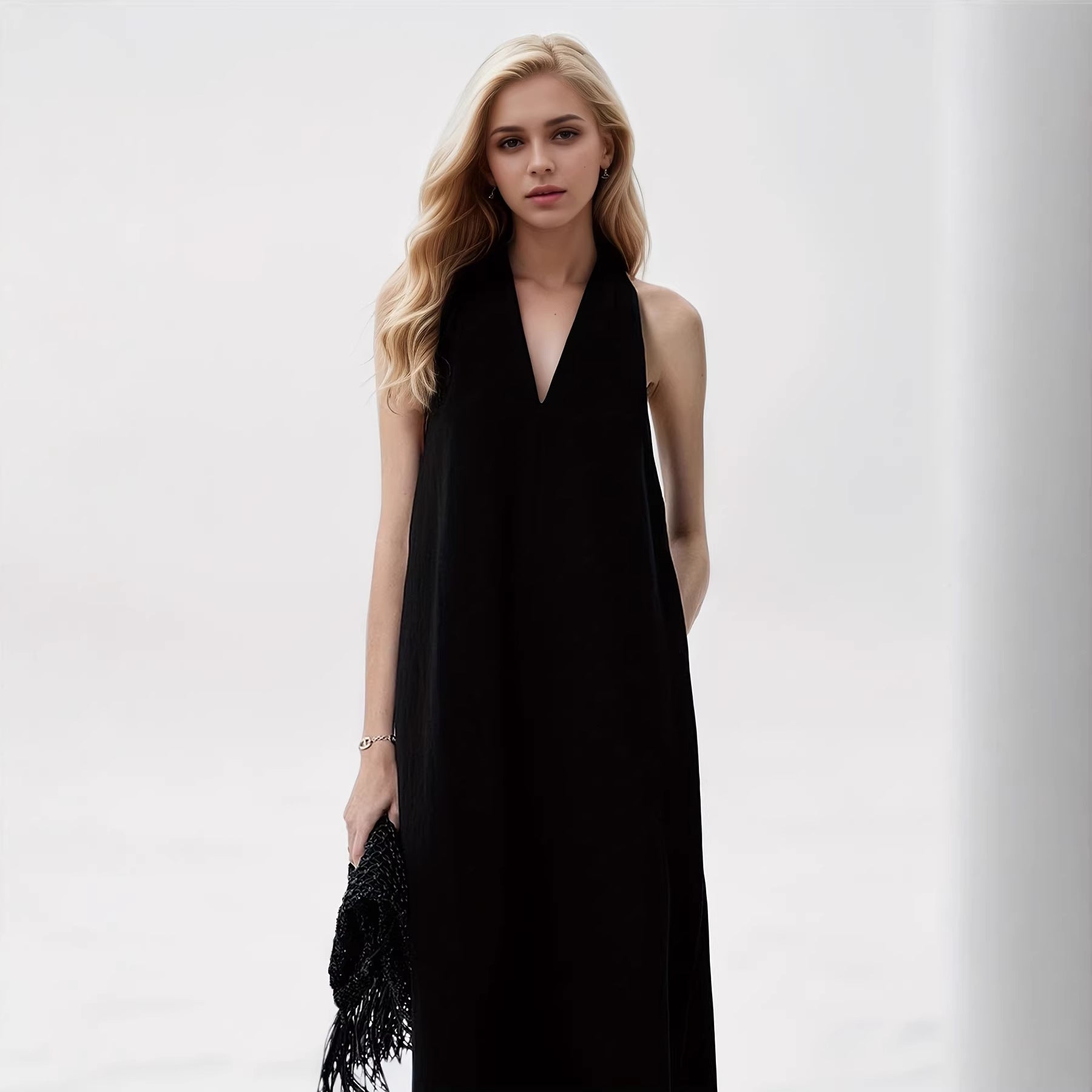 Damen Elegantes Maxikleid mit tiefem V-Ausschnitt und fließendem Stoff R&B