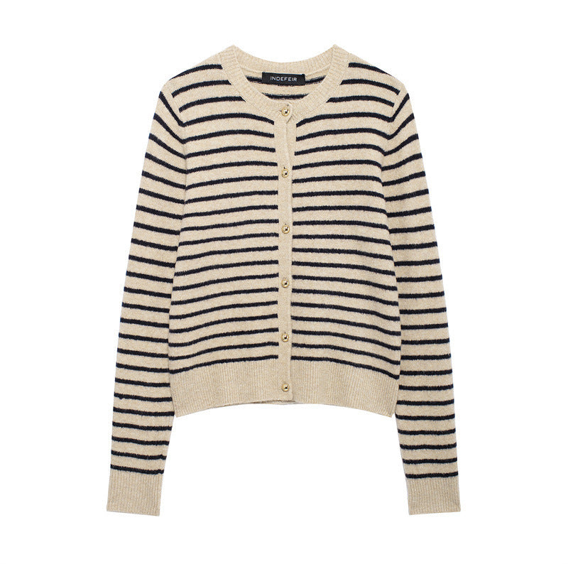 Damen Strickjacke mit feinem Streifenmuster und eleganten Knopfdetails R&B