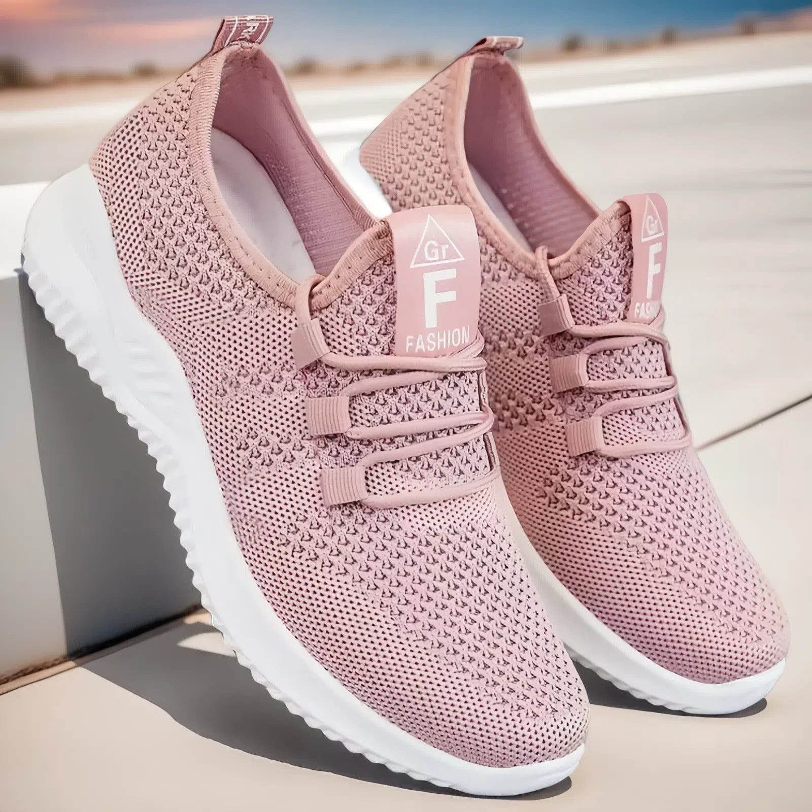 Damen atmungsaktive Sneaker in modischem Design R&B