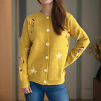 Damen Strickjacke mit festlichem Motiv und dekorativen Knöpfen R&B