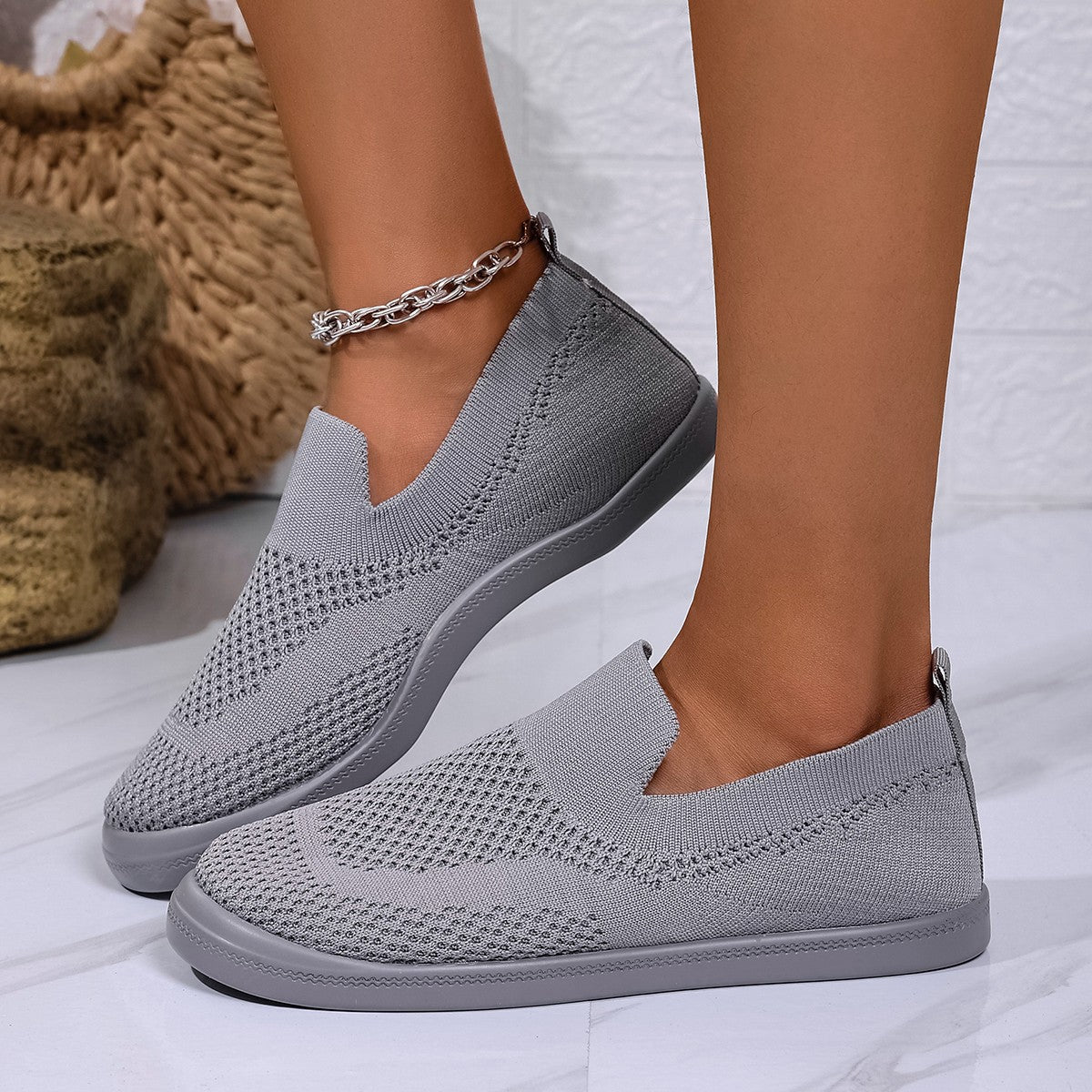 Damen Slip-On Sneakers mit atmungsaktivem Strickoberteil und flexiblem Sohlenprofil R&B