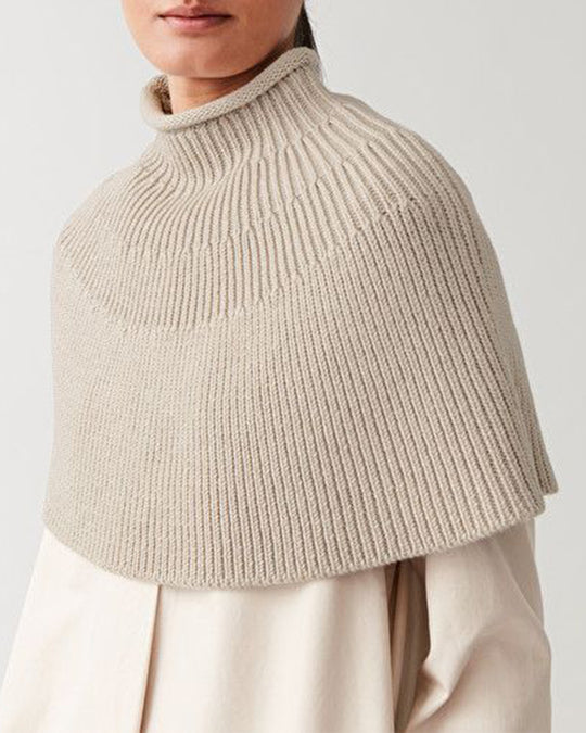 Damen Strick-Cape mit hohem Kragen und feiner Rippstruktur R&B