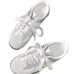 Damen Sneakers mit elegantem Satinband und feinen Häkelverzierungen R&B