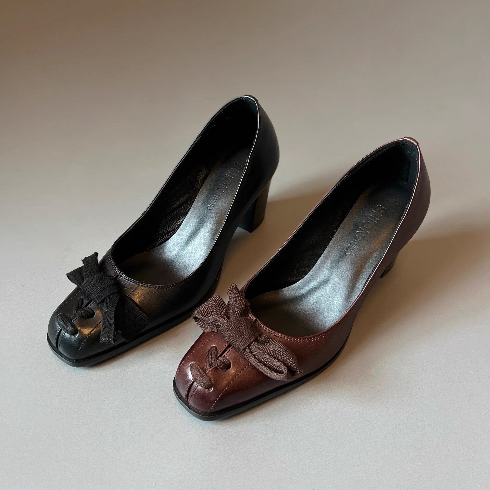 Damen Elegante Pumps mit moderner Schleifenverzierung