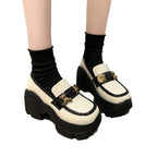 Damen Plateauschuhe mit glänzendem Obermaterial und modischen Applikationen R&B