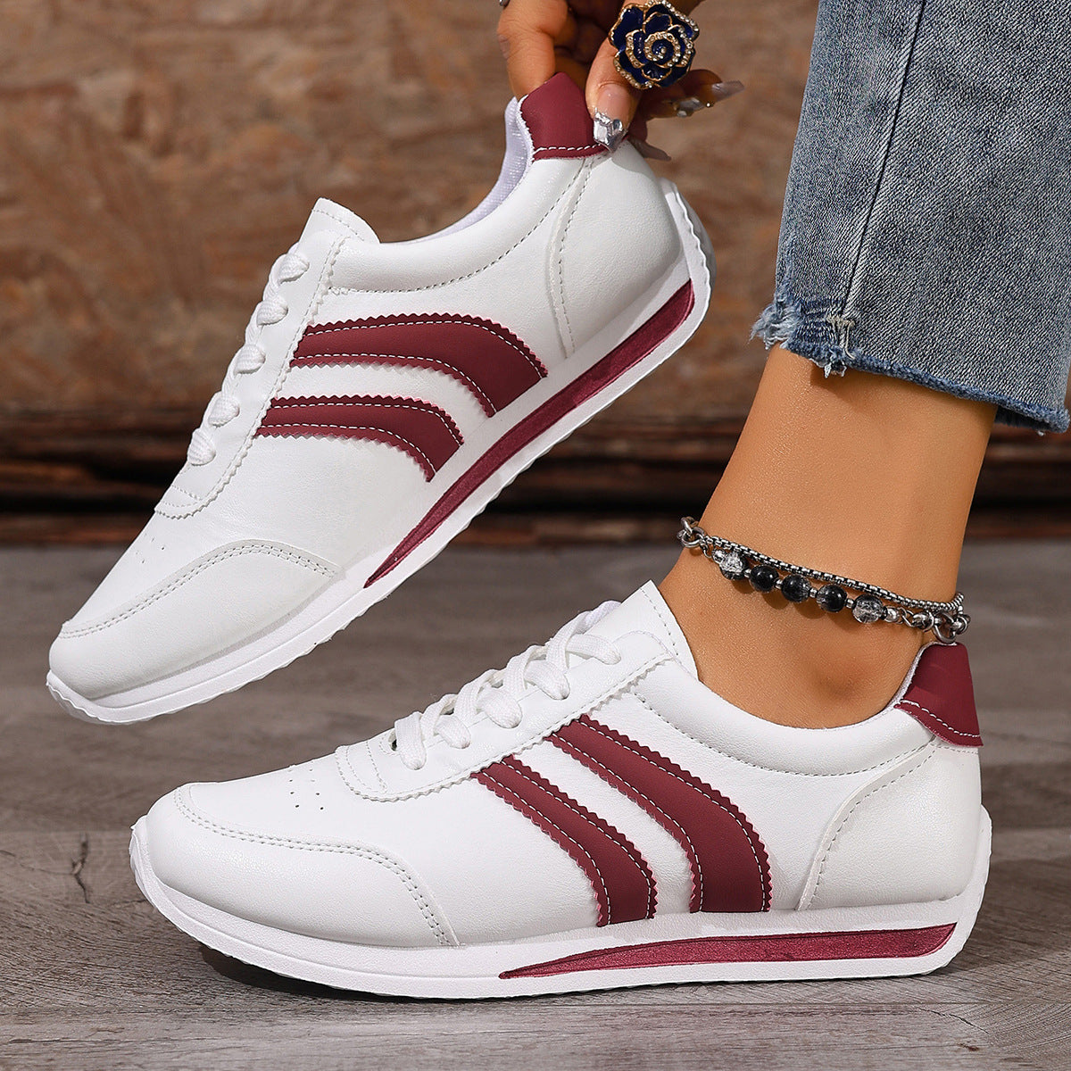 Damen Sportliche Sneakers mit trendigen Seitenelementen R&B