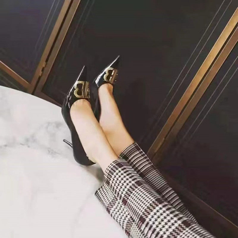 Damen elegante High Heel Pumps mit luxuriösem Design und goldenen Applikationen R&B