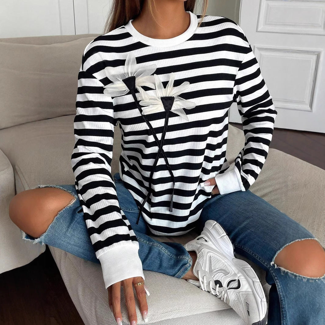Damen nan gestreiftes Ripp-Langarmshirt mit dreidimensionaler Blumenapplikation und Rundhals R&B