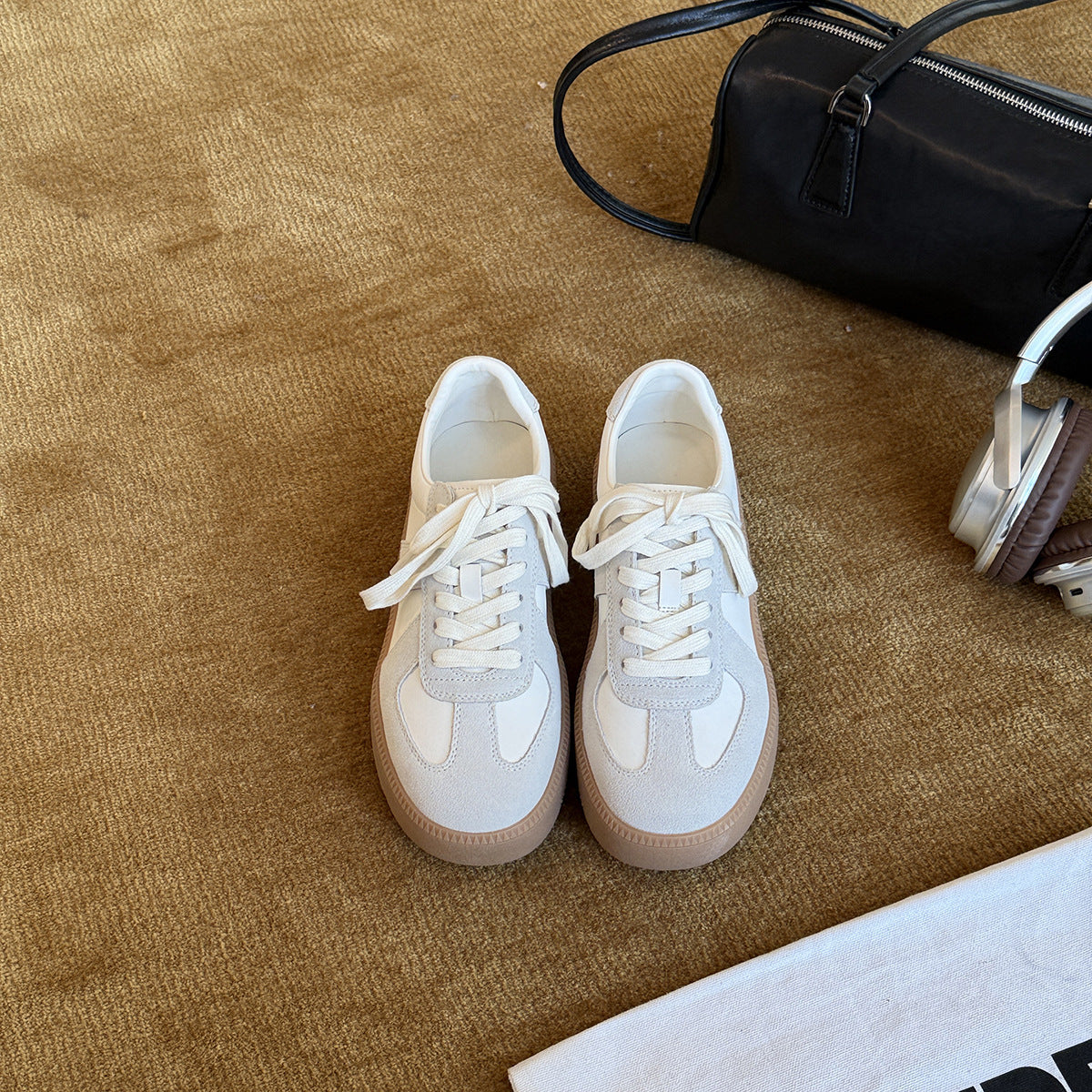 Damen Sneakers im sportlich-eleganten Design mit atmungsaktiver Obermaterialkombination und rutschfester Sohle