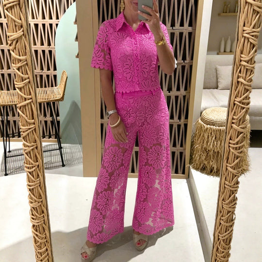 Damen nan elegante Spitzenkombination mit kurzärmeliger Hemdbluse, Muschelsaum und taillierter Palazzohose mit Bindegürtel R&B