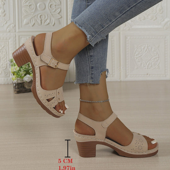 Damen Absatzsandalen mit modischem Riemen und dekorativen Akzenten R&B