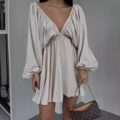 Damen lässiges Sommerkleid mit tiefem V-Ausschnitt und Rüschendetails R&B