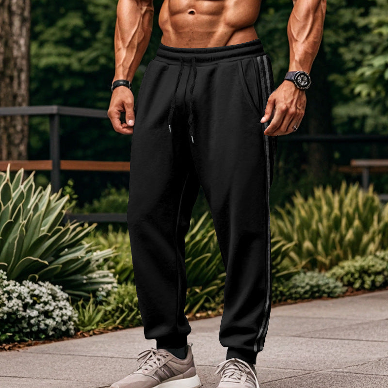 Herren Sportliche Jogginghose mit elastischem Bund und seitlichen Kontraststreifen R&B