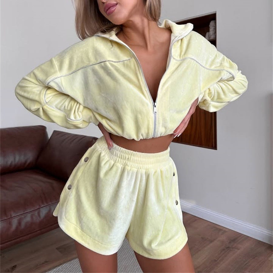 Damen nan kurzes Velours-Lounge-Set mit Cropped Zip-Hoodie und elastischer Highwaist-Shorts R&B