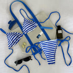 Damen Triangel-Bikini mit eleganten BindR&Bändern und maritimem Streifenmuster R&B