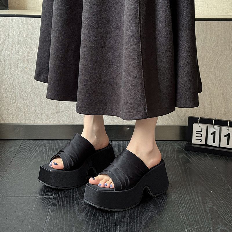 Damen Plattform-Pantoletten mit breiten Riemen und komfortablem Fußbett R&B