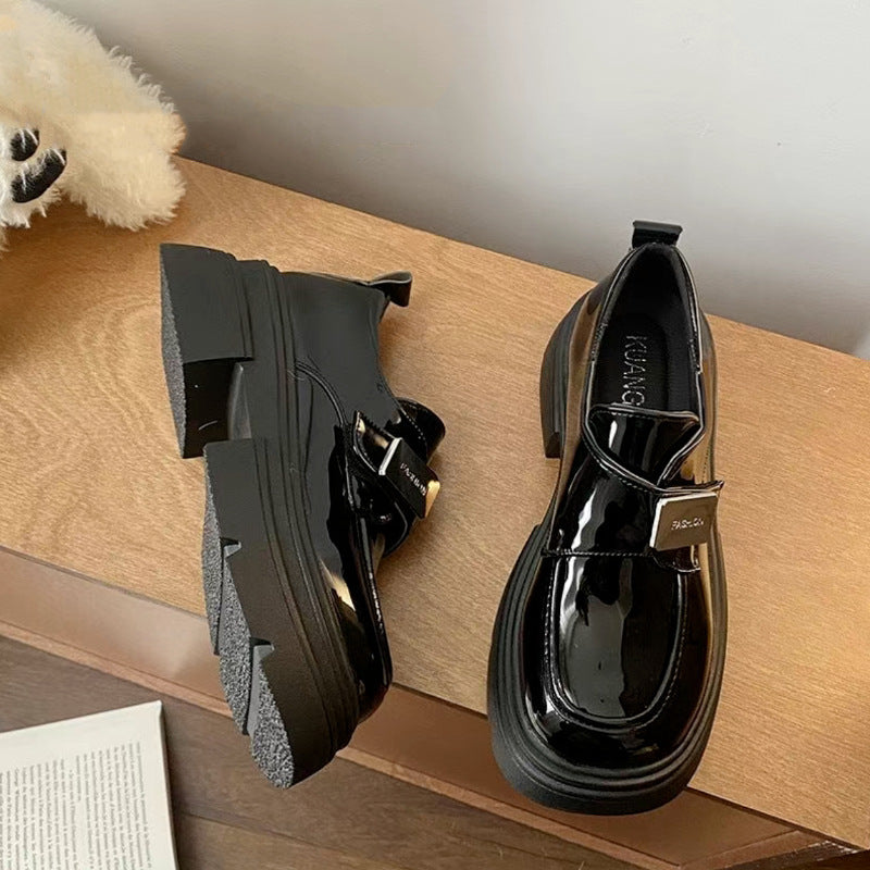 Damen Modische Schnürung Slipper mit glänzender Oberfläche und robustem Profil