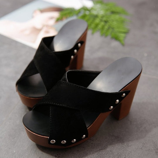 Damen Hochplateau-Sandalen mit modischen Überkreuz-Riemen und Nieten R&B