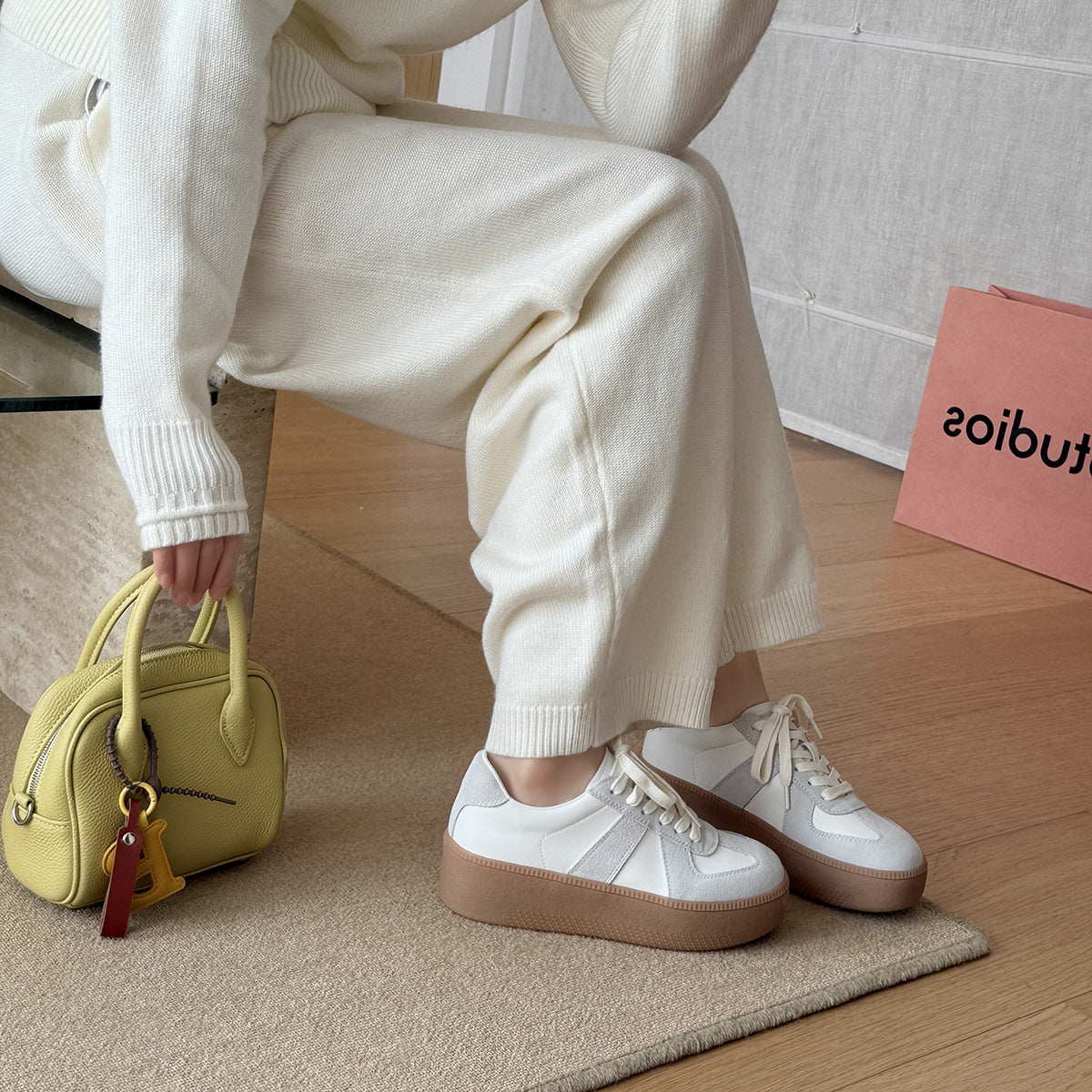 Damen Sneakers im sportlich-eleganten Design mit atmungsaktiver Obermaterialkombination und rutschfester Sohle