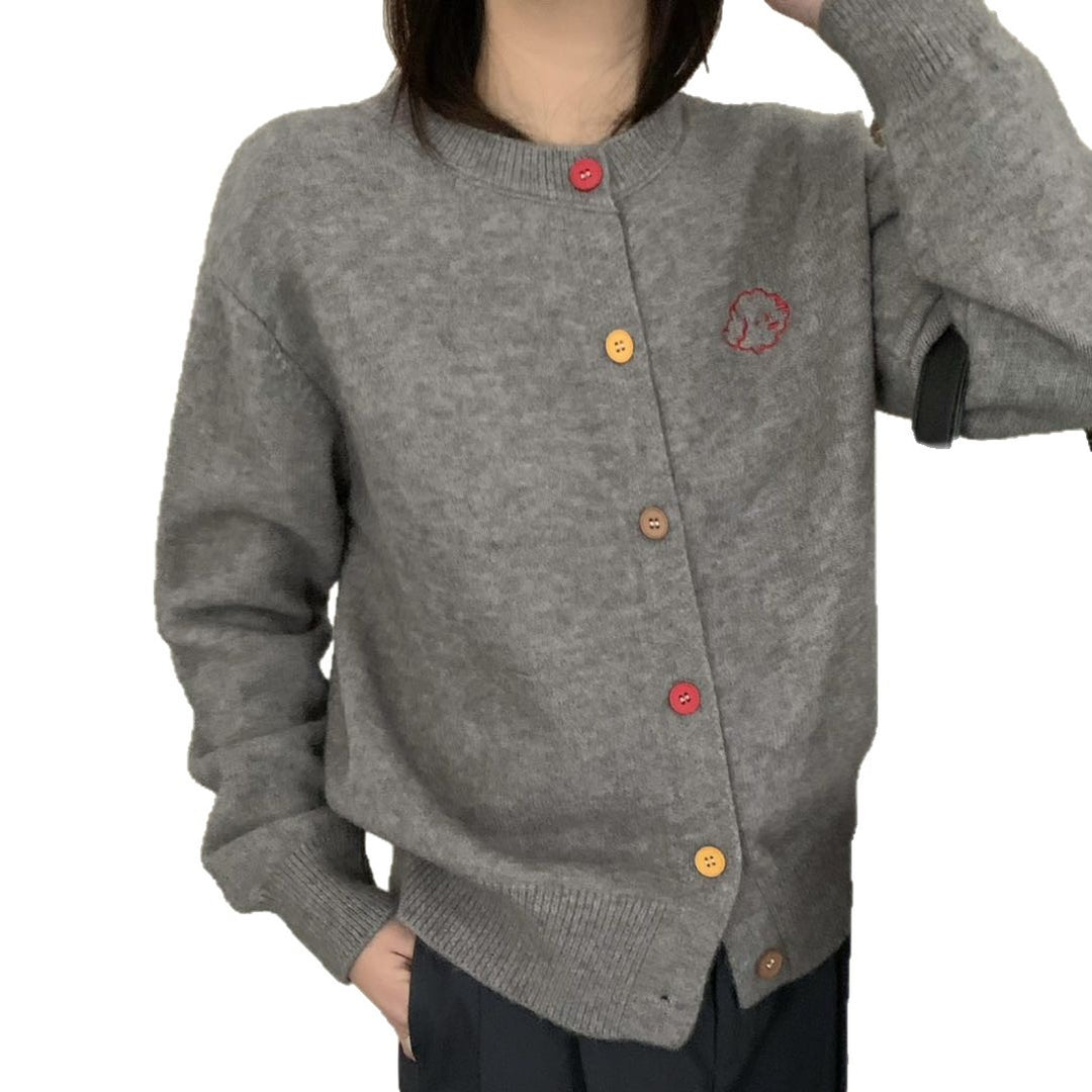 Damen kuschelige Strickjacke mit knöpfbarem Ausschnitt und gesticktem Motiv R&B