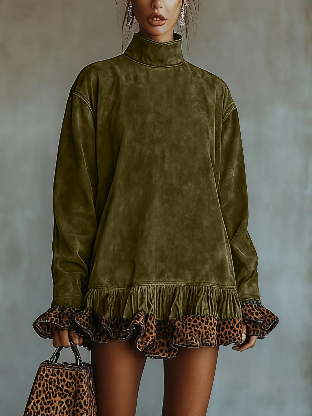 Damen Oversized Sweatkleid mit Leopardenrüsche R&B