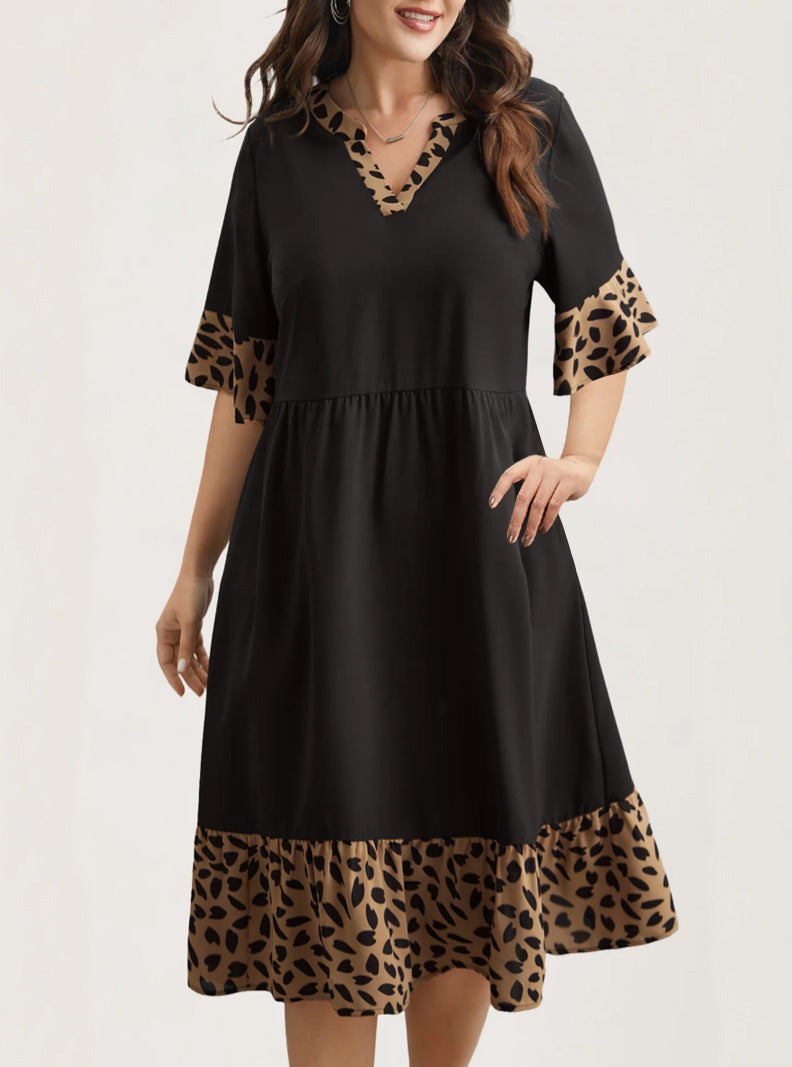 Damen Kleid mit modernem V-Ausschnitt und tierischem Musterdetail R&B