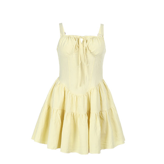Damen Minikleid mit taillierter Passform und Rüschensaum R&B