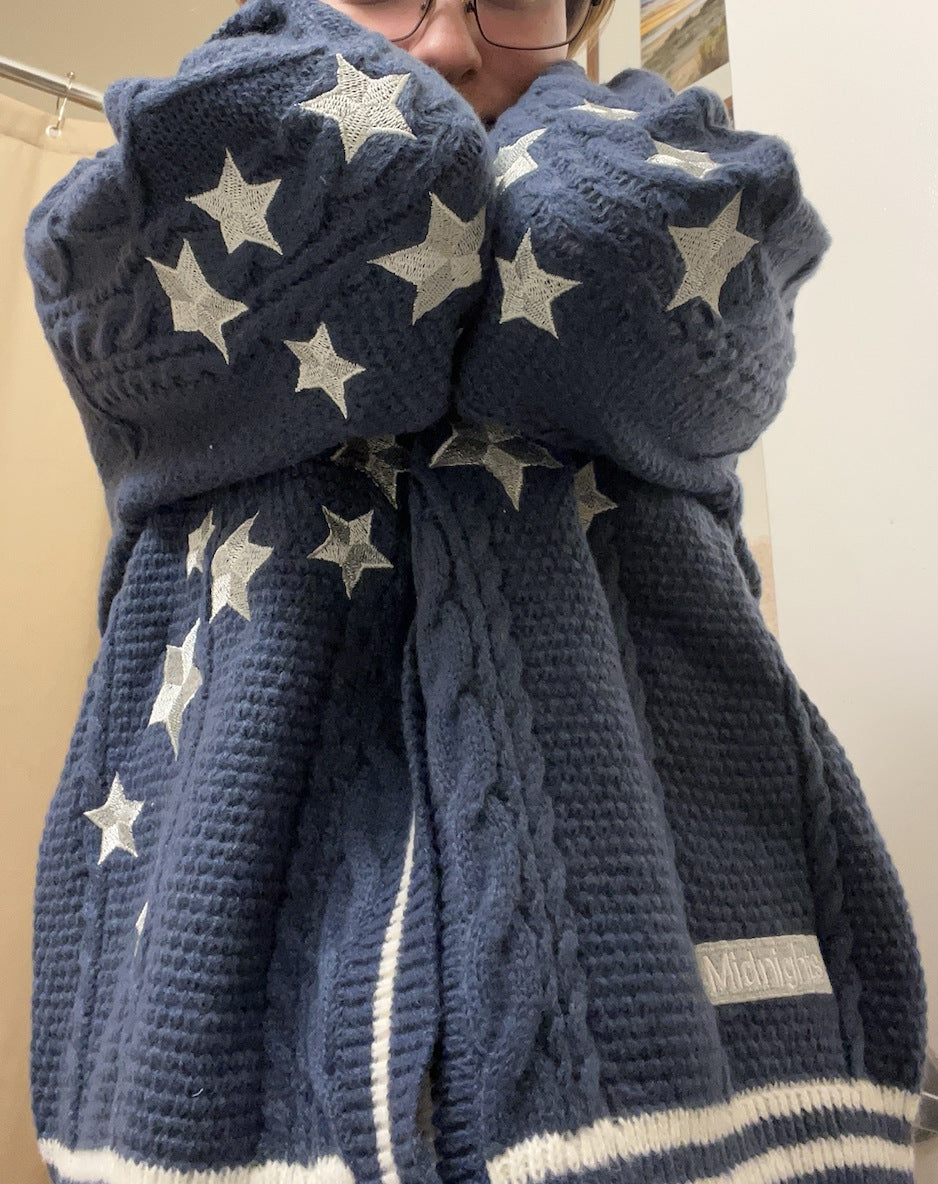Damen Grobstrickjacke mit Sternen-Details und dekorativen Knöpfen R&B
