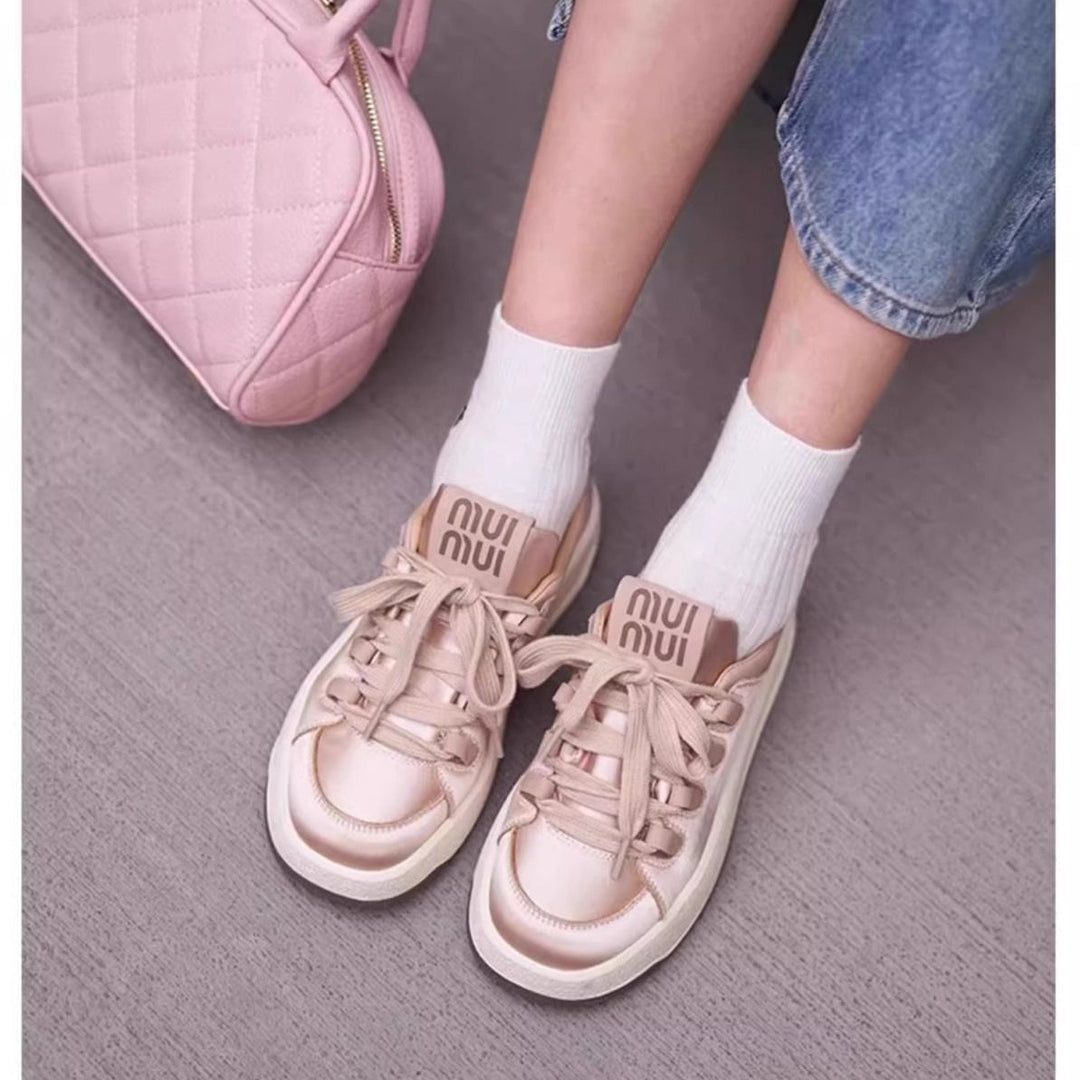 Damen Sneakers mit glänzendem Obermaterial und komfortabler Dämpfung R&B