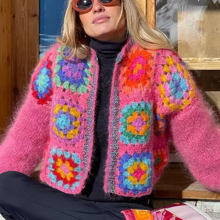 Damen Strickjacke mit buntem Granny-Quadrat-Design und luftigen Ärmeln R&B