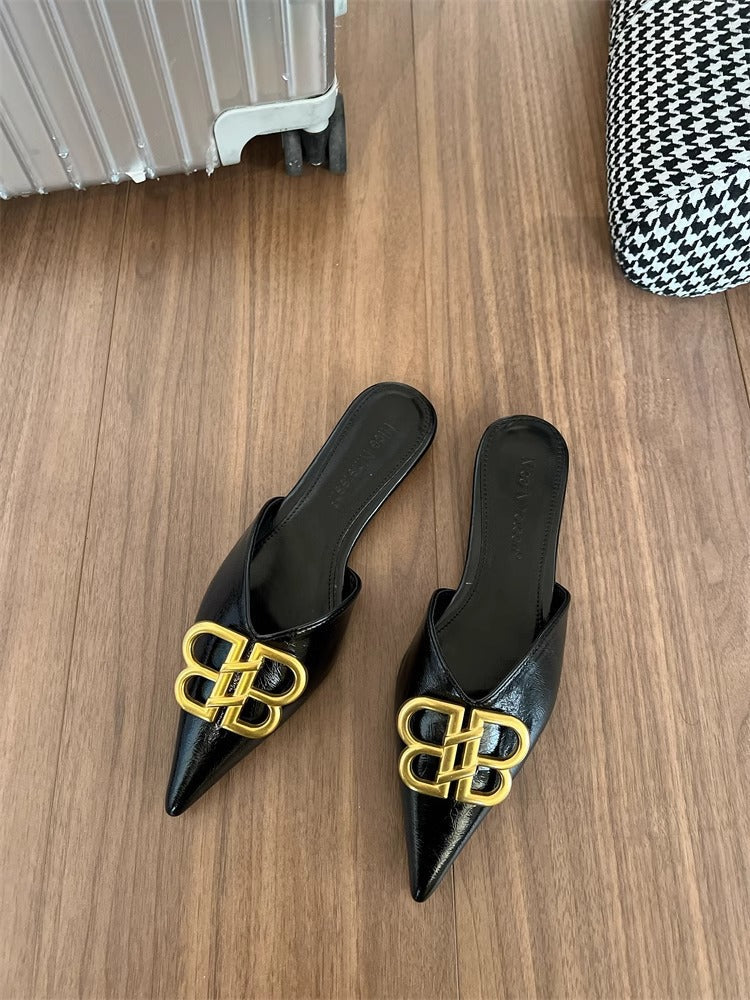 Damen Elegante Mules mit spitzem Zehenbereich und dekorativem Schnallen-Detail R&B