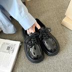 Damen modische Schnürschuhe mit glänzender Lackoberfläche und bequemer Sohle R&B