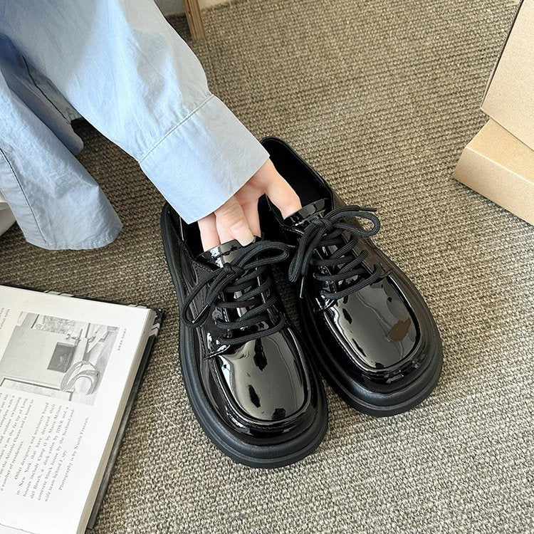 Damen modische Schnürschuhe mit glänzender Lackoberfläche und bequemer Sohle R&B