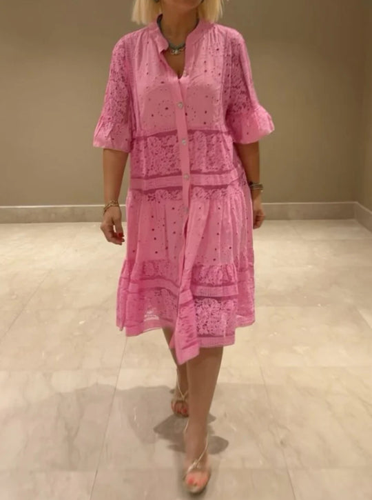 Damen nan romantisches Midikleid mit Broderie-Anglaise, durchgeknöpftem Oberteil, Stehkragen, halblangen Volantärmeln und stufigem Saum R&B