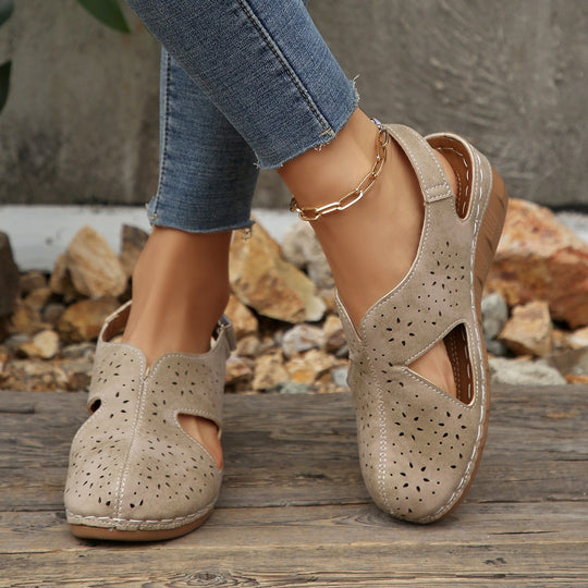 Damen Wedge-Pantoletten mit geschlitztem Design und rutschfester Sohle R&B