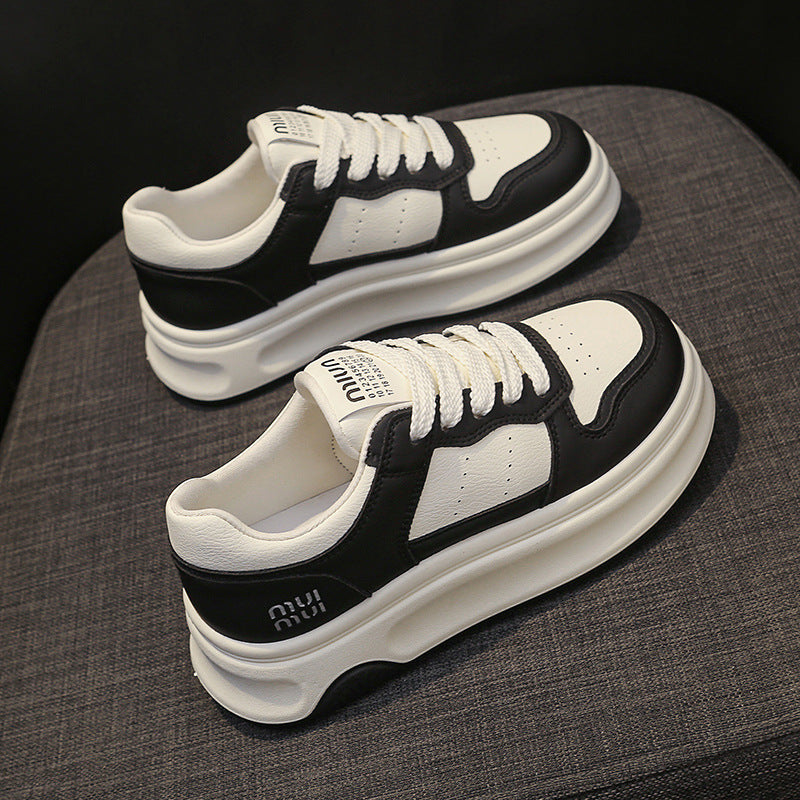 Damen Sneaker mit stabiler Laufsohle und eleganten Akzenten R&B