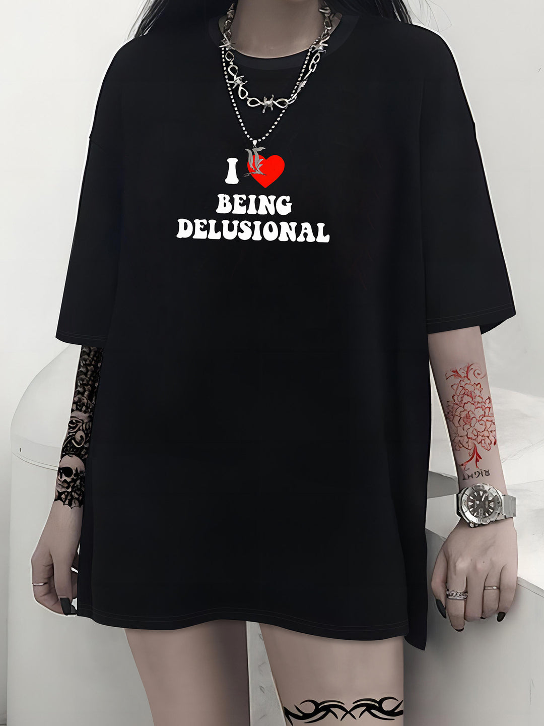 Damen T-Shirt mit kreativem Katzenmotiv und verspielter Schleife R&B