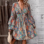 Damen Minikleid mit ausladenden Volantärmeln und paisleymuster R&B