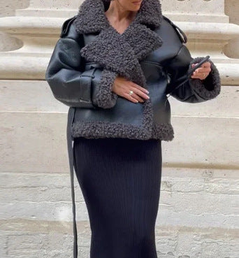 Damen Kunstfelljacke mit stylishen Details und oversized Schnitt R&B