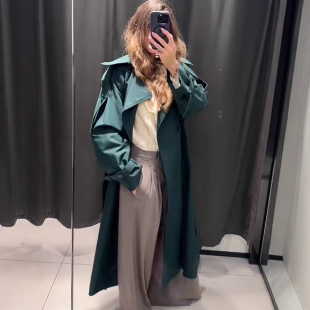 Damen Trenchcoat mit modernen Details und breitem Revers R&B